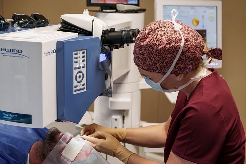 Intervention PKR réalisée par le Dr Aurélie Gimbert à Lyon, chirurgie réfractive
