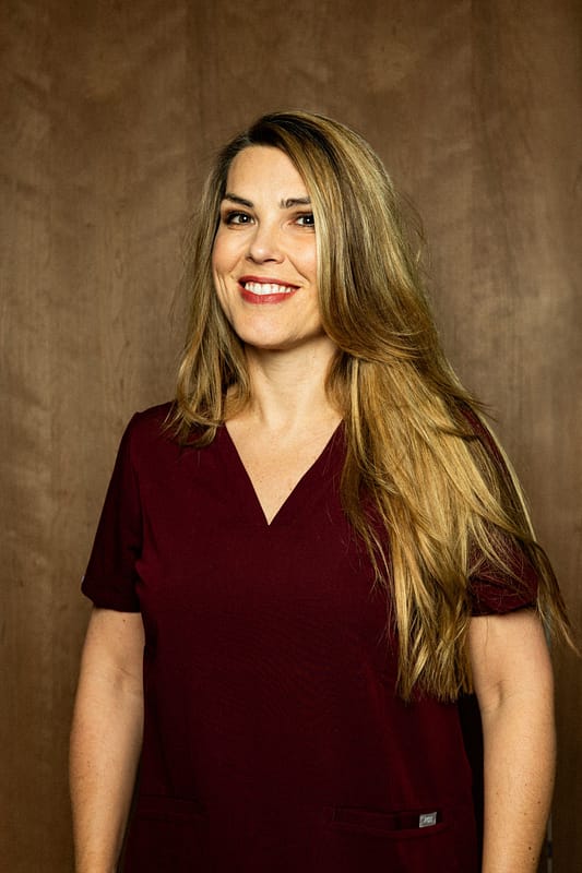 Portrait du Dr Aurélie Gimbert, ophtalmologue spécialisée en chirurgie réfractive à Lyon